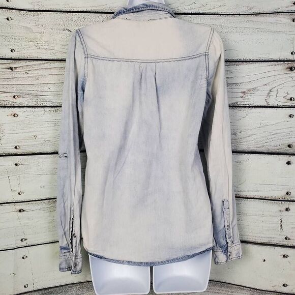 Vanity Women’s Denim Chambray Button Down Shirt Size S Long Sleeve Western Style - Picture 4 of 8
